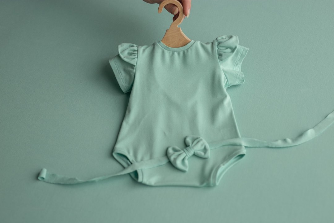Newborn romper, mint Newborn Baby Girl with Elegant Trim and Headband - 婴儿饰品 - 其他金属 