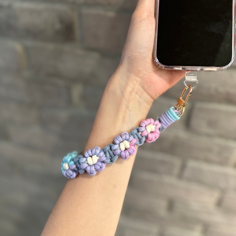 六花瓣单色款。小花手腕绳/钥匙挂绳/证件挂绳/包包吊饰/Macrame - 挂绳/吊绳 - 棉．麻 