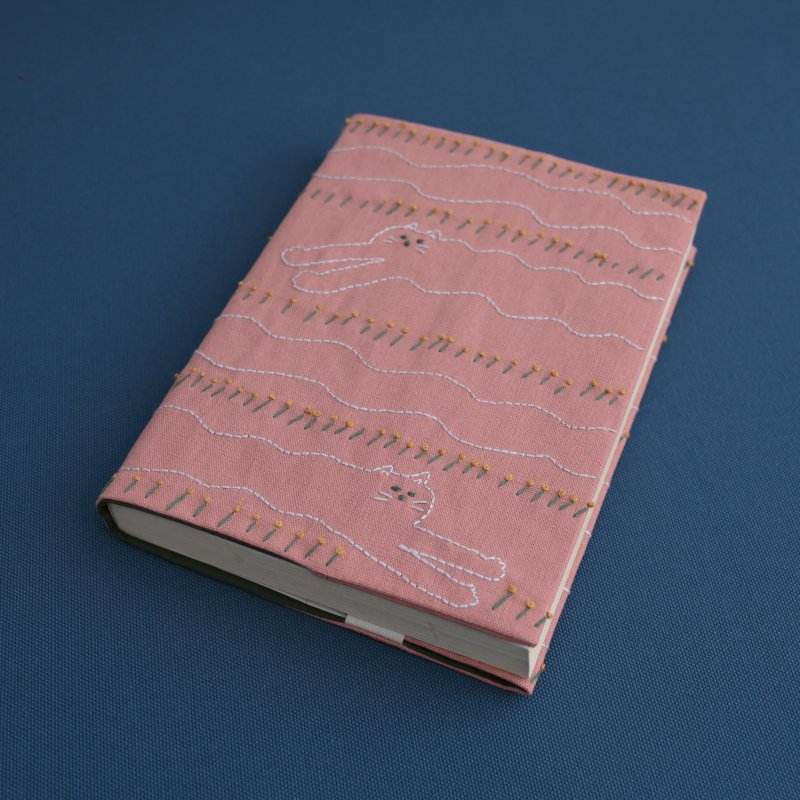 最适合初学者的刺绣书衣体验－2款式择一【 1 人成团】文化币 - 编织/羊毛毡/布艺 - 棉．麻 