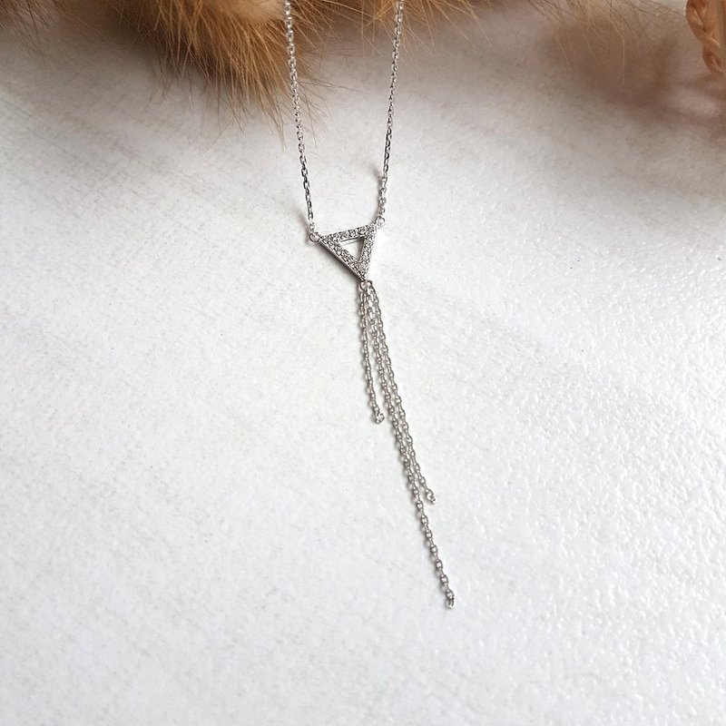 DoriAN三角形垂坠流苏拟真钻925纯银项链 附纯银保证卡礼物包装 - 项链 - 纯银 银色