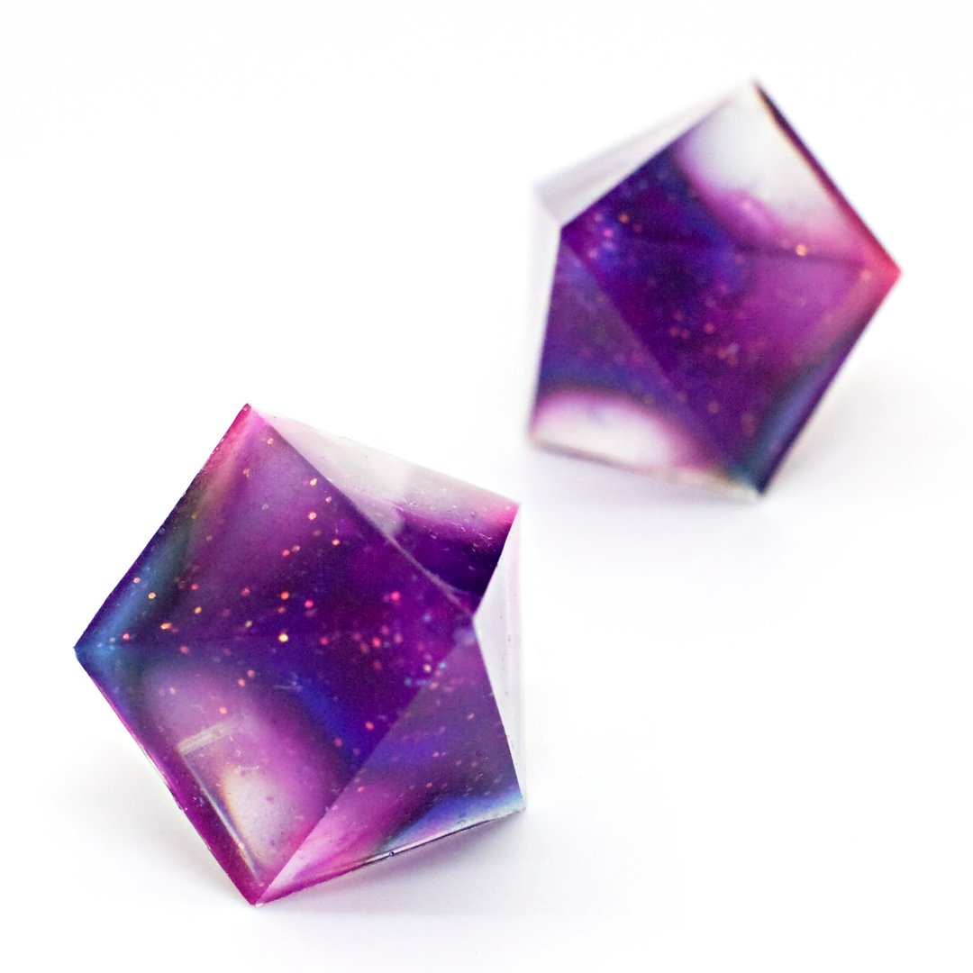 Pentagon earrings (when is he) - 耳环/耳夹 - 树脂 多色