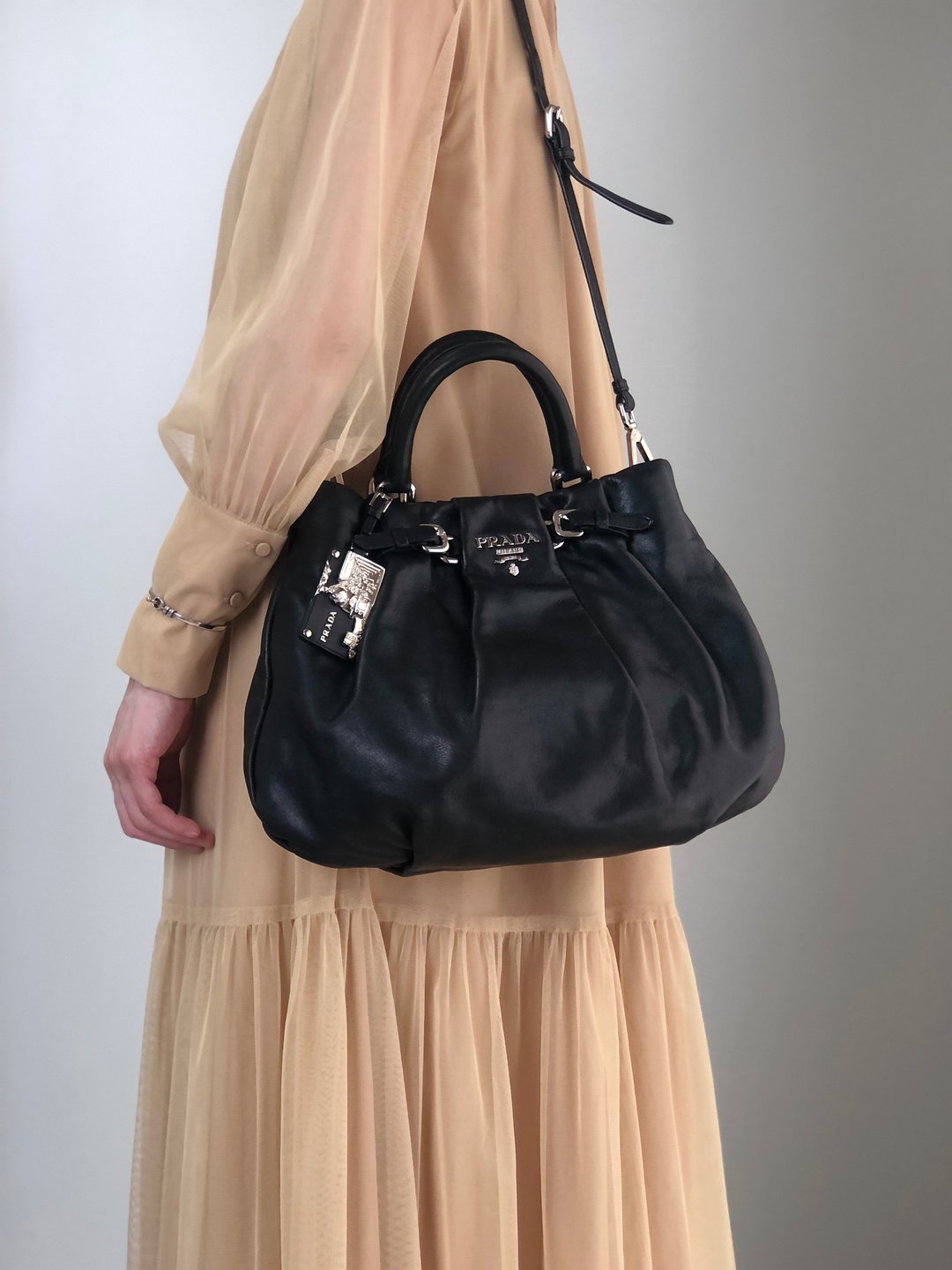 【日本直送 精品二手包】PRADA 普拉达 侧肩包 黑色 经典 LOGO 皮革 2WAY vintage 古董 guwiir - 侧背包/斜挎包 - 真皮 黑色