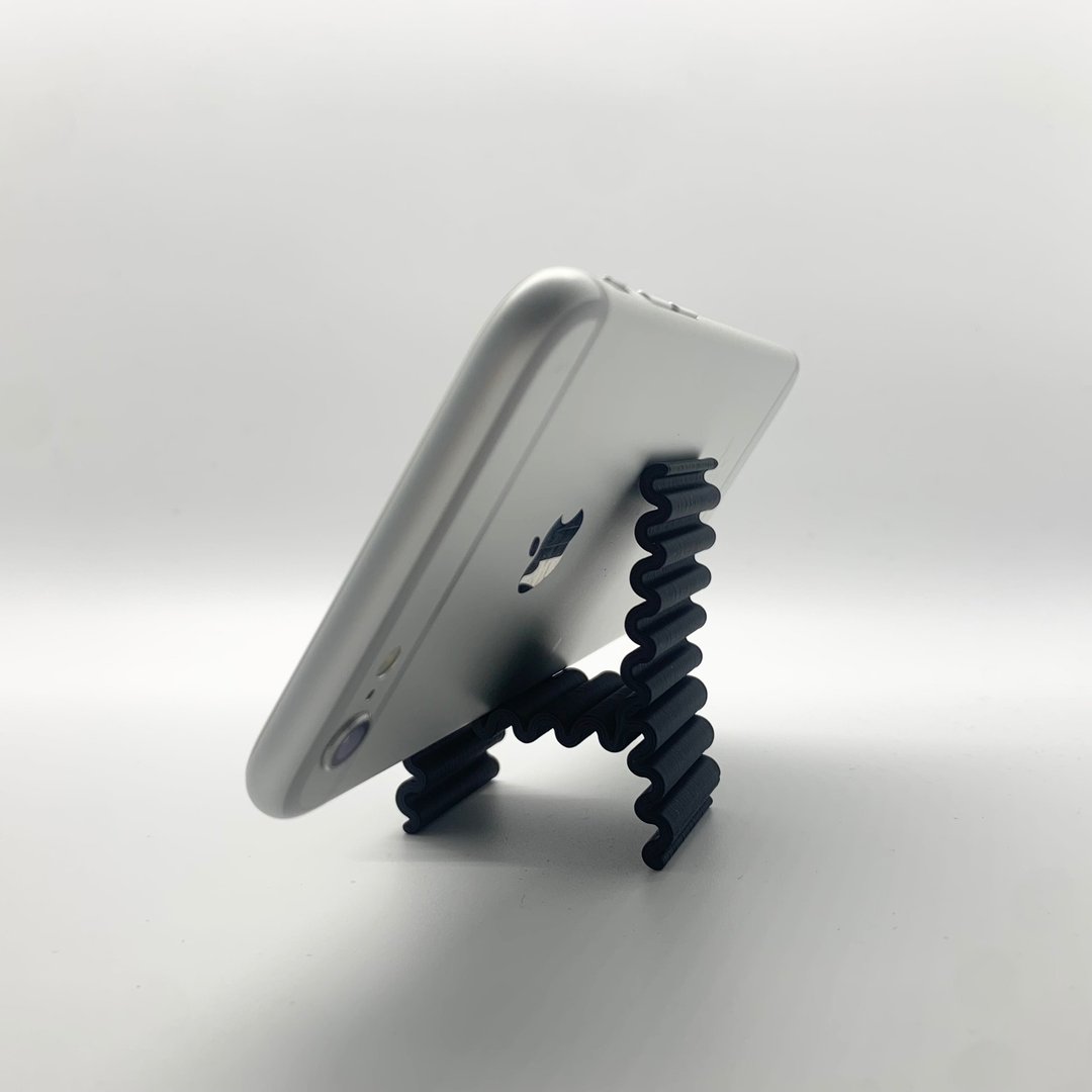 Smartphone stand wave chair matte black - 其他 - 环保材料 黑色