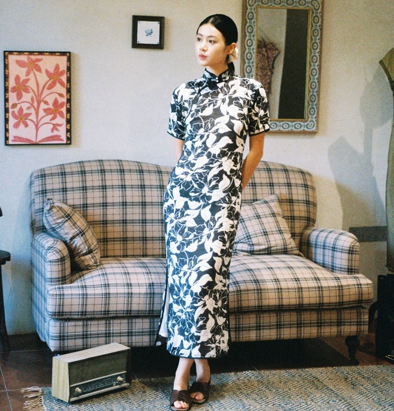 【黑白花】新中式复古中国风 花影平裁旗袍 - 旗袍 - 其他材质 黑色