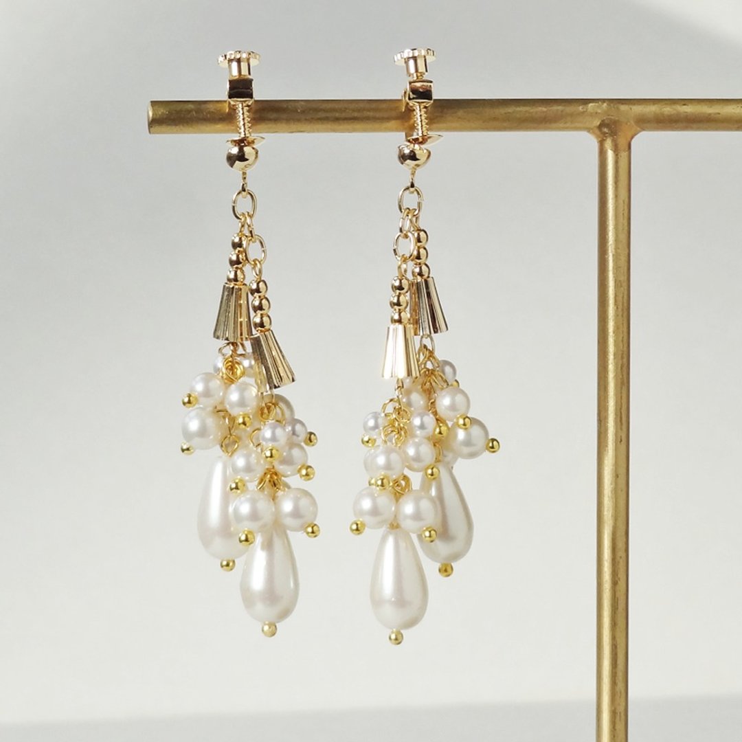 Pearl wearing pretty  Earrings - 耳环/耳夹 - 压克力 金色