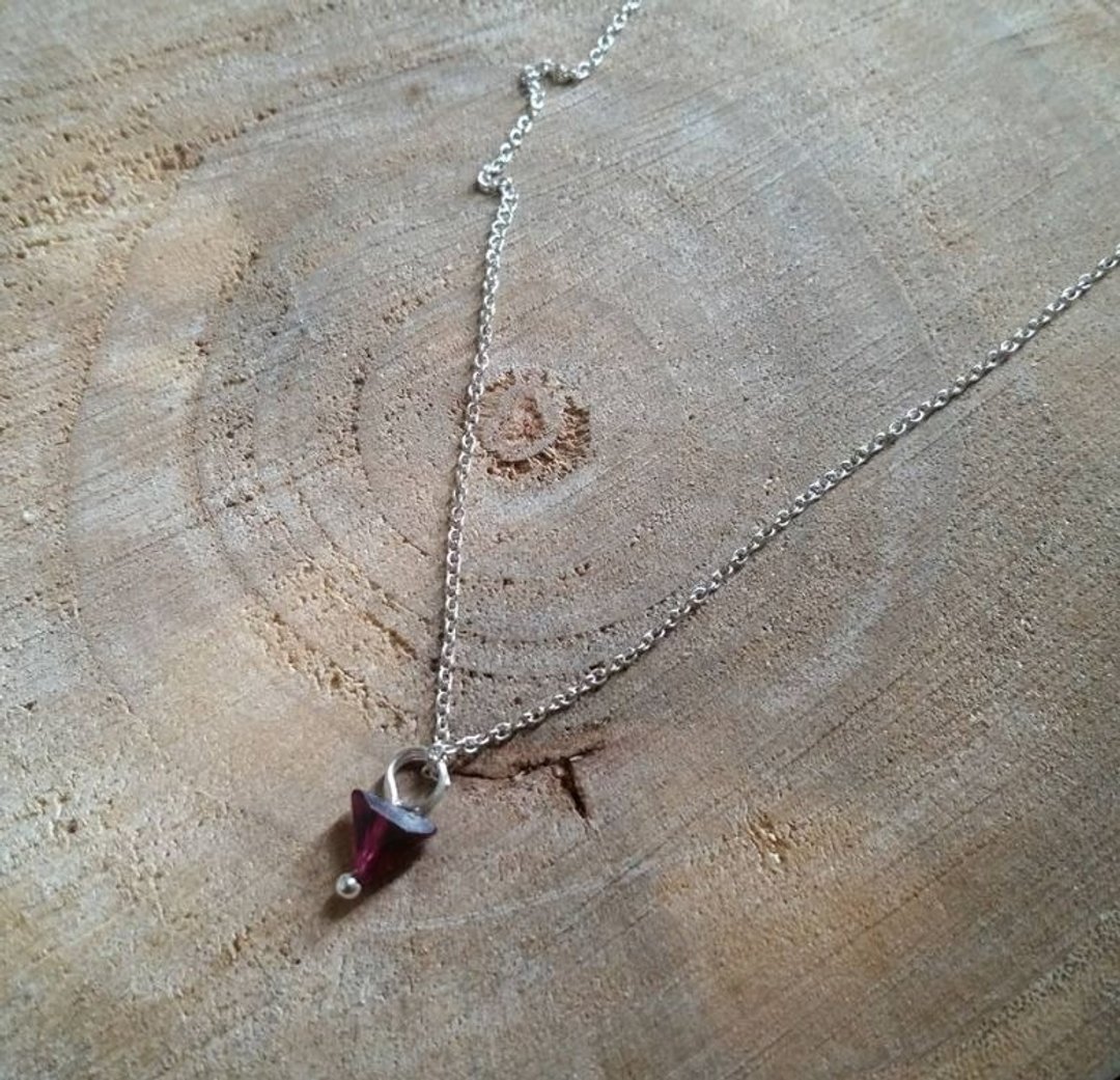 5MM三角切割石榴石简约天然晶石 纯银锁骨链 (链条为1mm粗) 5mm garnet  925 silver necklace - 锁骨链 - 宝石 红色