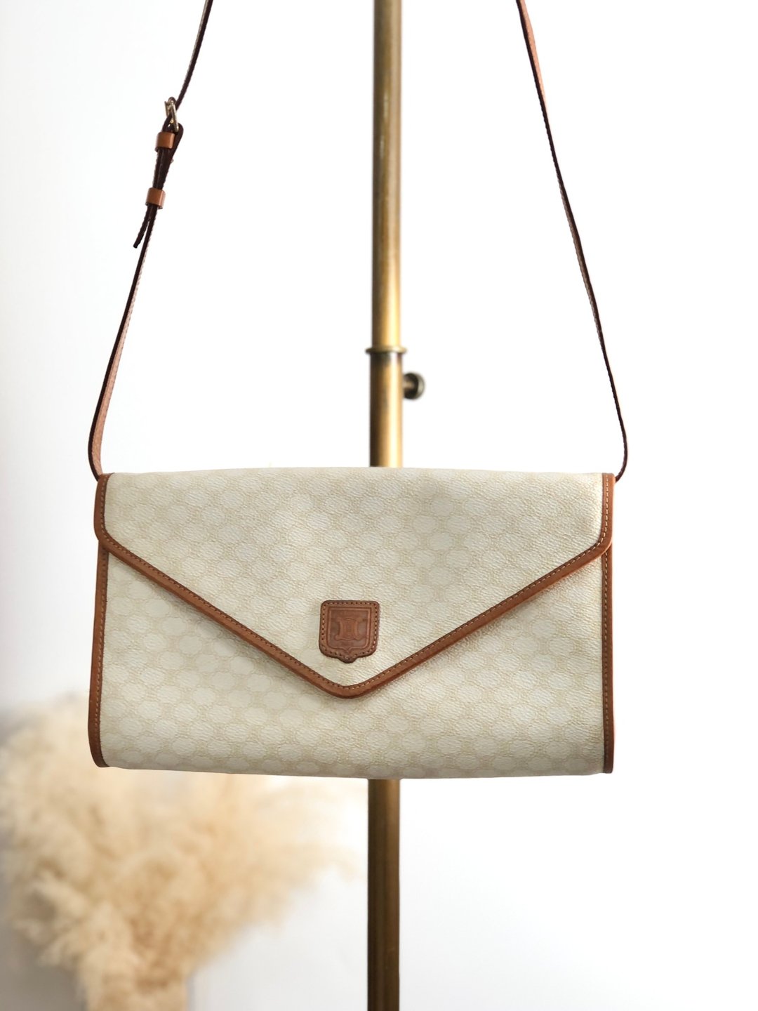 【VintageShop solo 日本直送中古包专卖店】CELINE 赛琳 经典凯旋门图腾 侧背包 米白 PVC 皮革 复古 vintag j56zbi - 侧背包/斜挎包 - 防水材质 白色