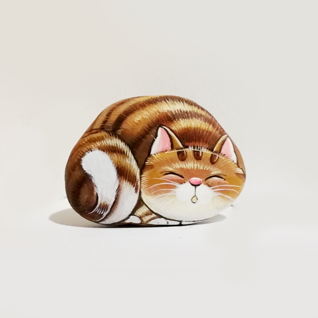 猫手拉在石头上 - 玩偶/公仔 - 石头 橘色