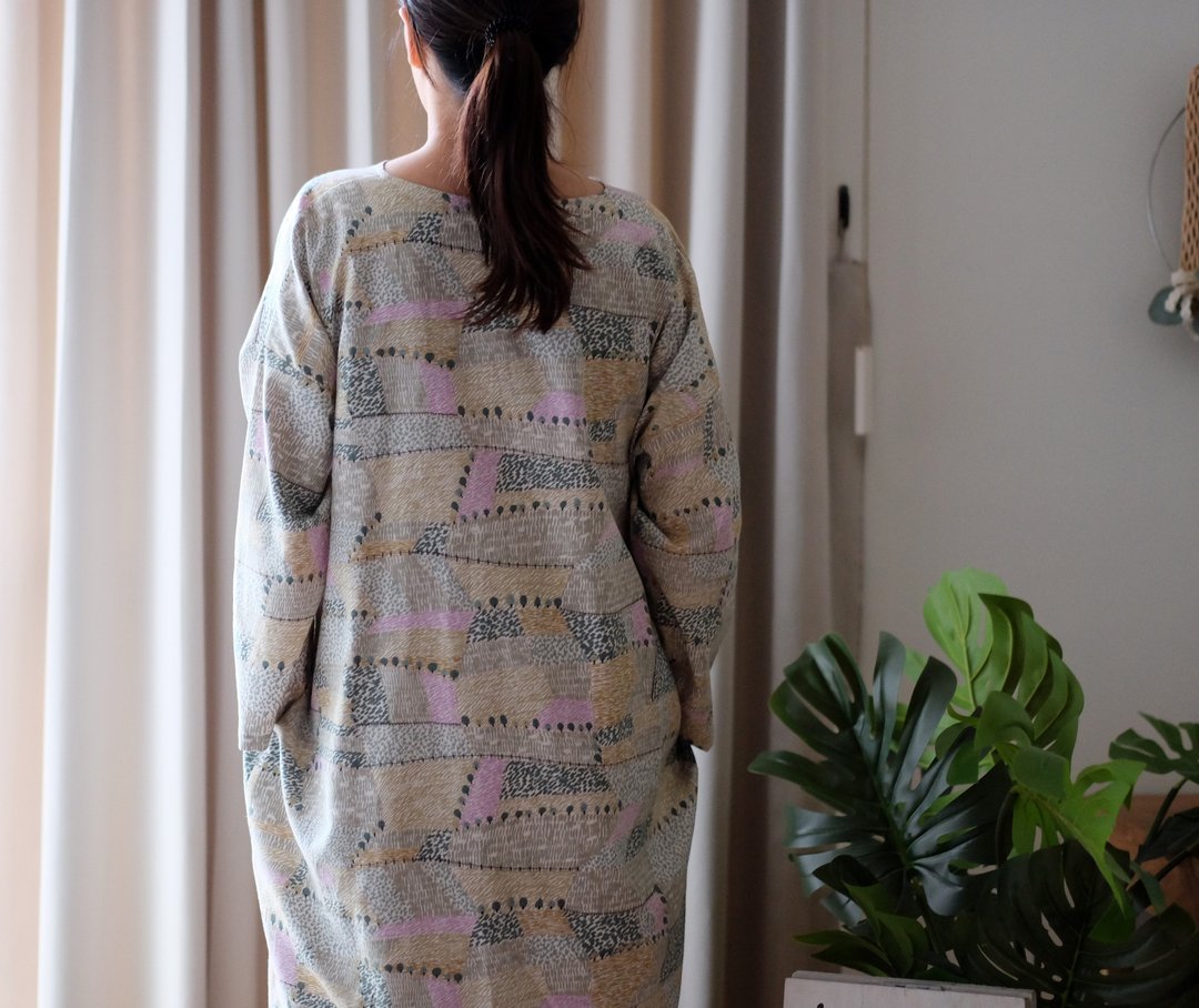 乡间小路 日式V领宽版长袖洋装 - 洋装/连衣裙 - 棉．麻 多色