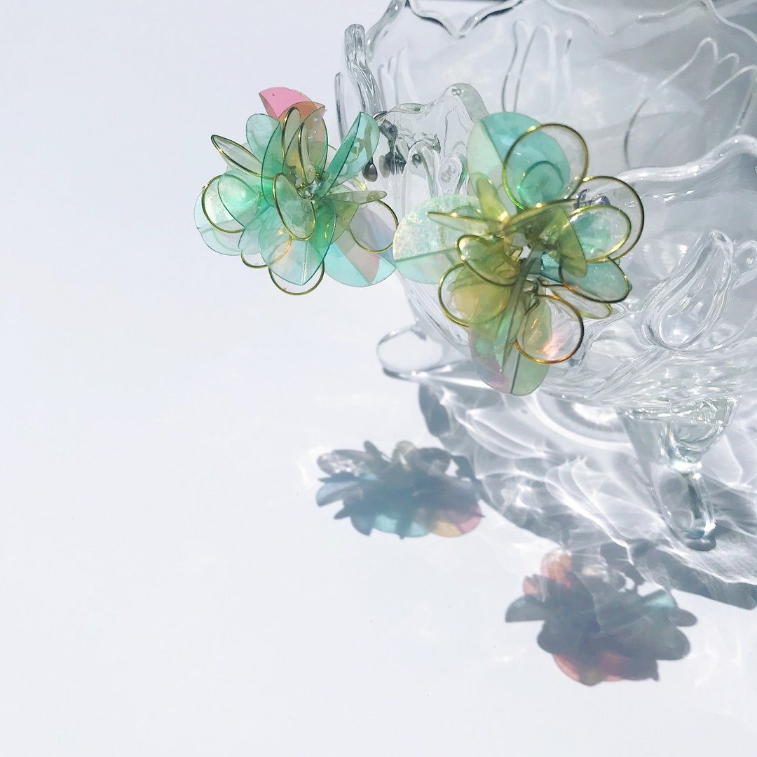 <绣球花.绿款>造型手工设计树脂耳环/垂坠款/earring/accessories - 耳环/耳夹 - 其他材质 绿色