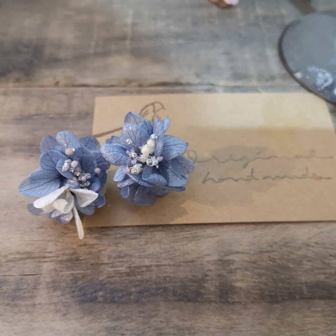 复古 不对称绣球花耳环 / 耳夹 /抗过敏/ antique blue - 耳环/耳夹 - 植物．花 蓝色