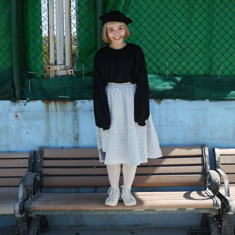 菱形密密缝不规则伞裙 - 裙子 - 棉．麻 银色