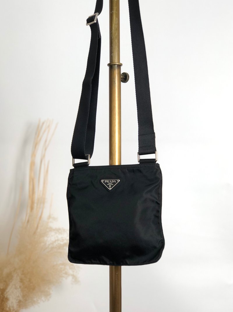 【VintageShop solo 日本直送中古包专卖店】PRADA 普拉达 经典款 尼龙 侧背包 黑色 三角标志 vintage - 侧背包/斜挎包 - 尼龙 黑色