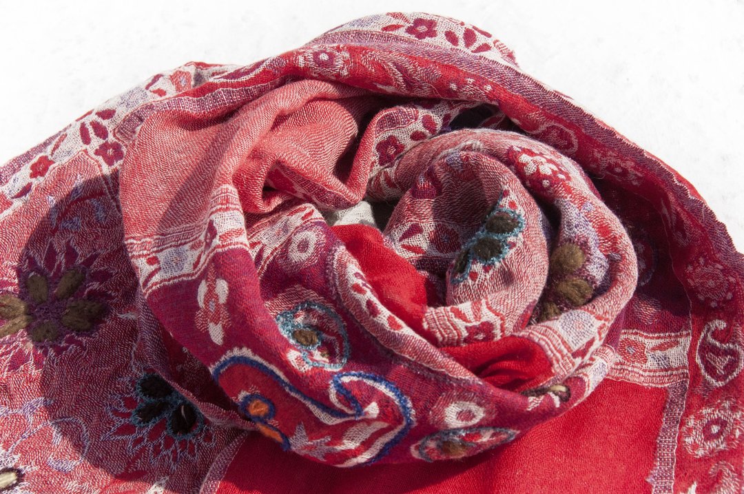 水煮羊毛披肩/针织围巾/刺绣围巾/羊绒披巾/喀什米尔Cashmere-花 - 围巾/披肩 - 羊毛 多色