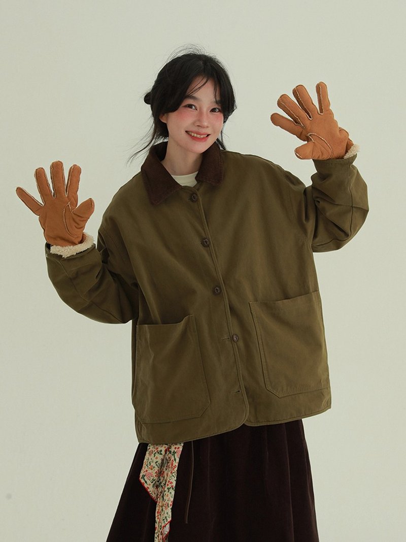 軍綠色 日系口袋燈芯絨領子外套 休閒寬松中性工裝夾克 - 女装休闲/机能外套 - 棉．麻 绿色