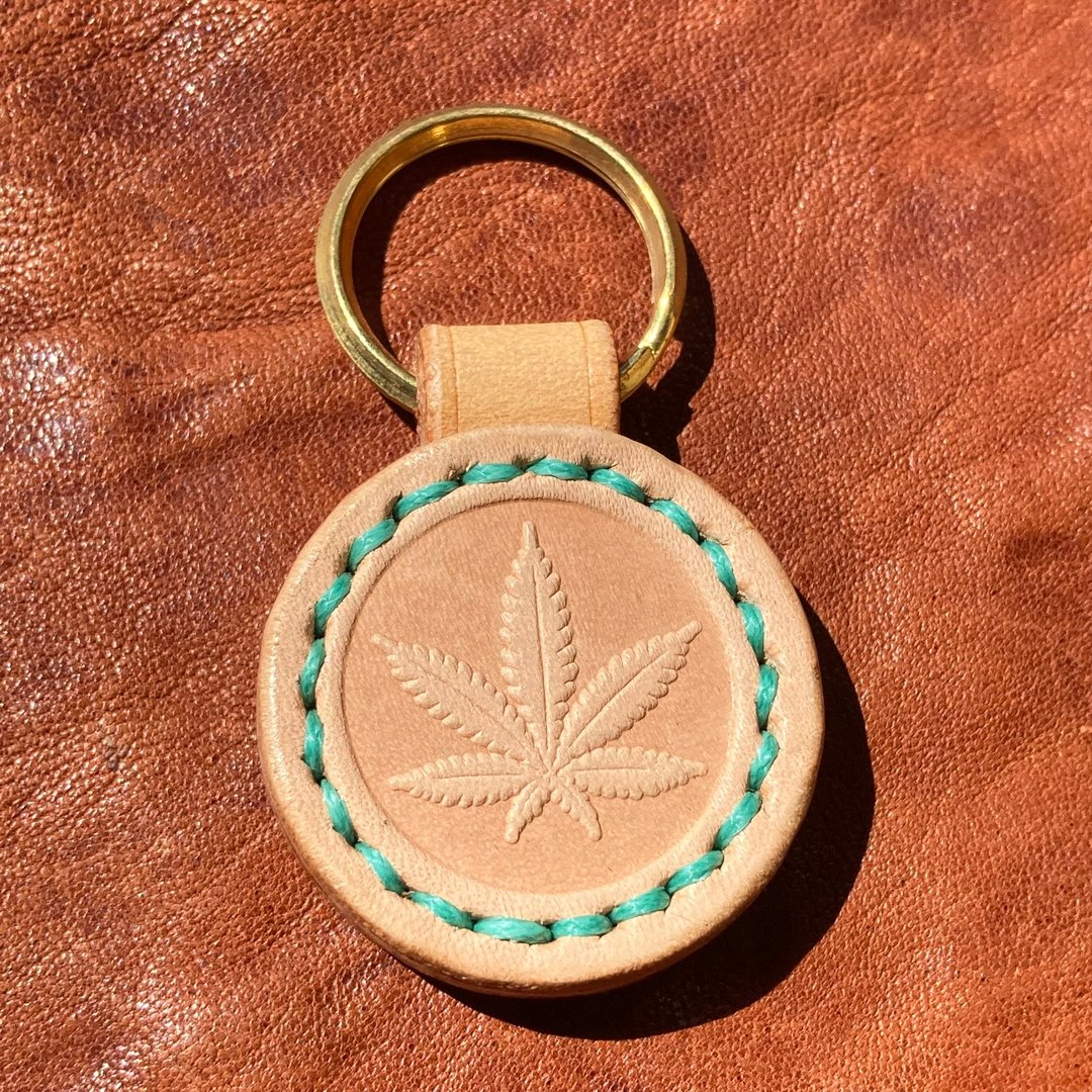 -Weed- 皮革钥匙圈 - 钥匙链/钥匙包 - 真皮 咖啡色