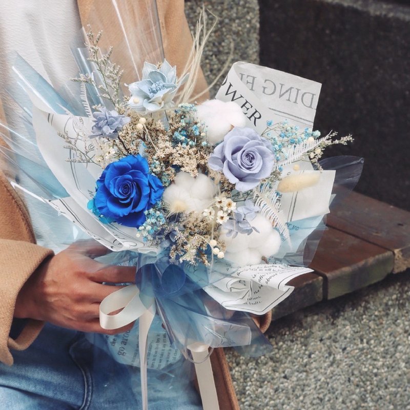 湖水蓝永生花花束 | 蓝色系 纪念日 情人节礼物 生日礼物 - 干燥花/捧花 - 植物．花 