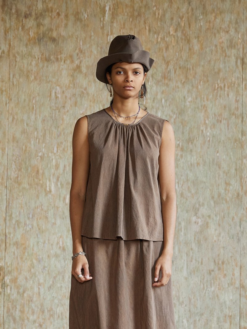 复古文青 丝棉植物染背心 休闲上衣 - 女装背心 - 其他材质 