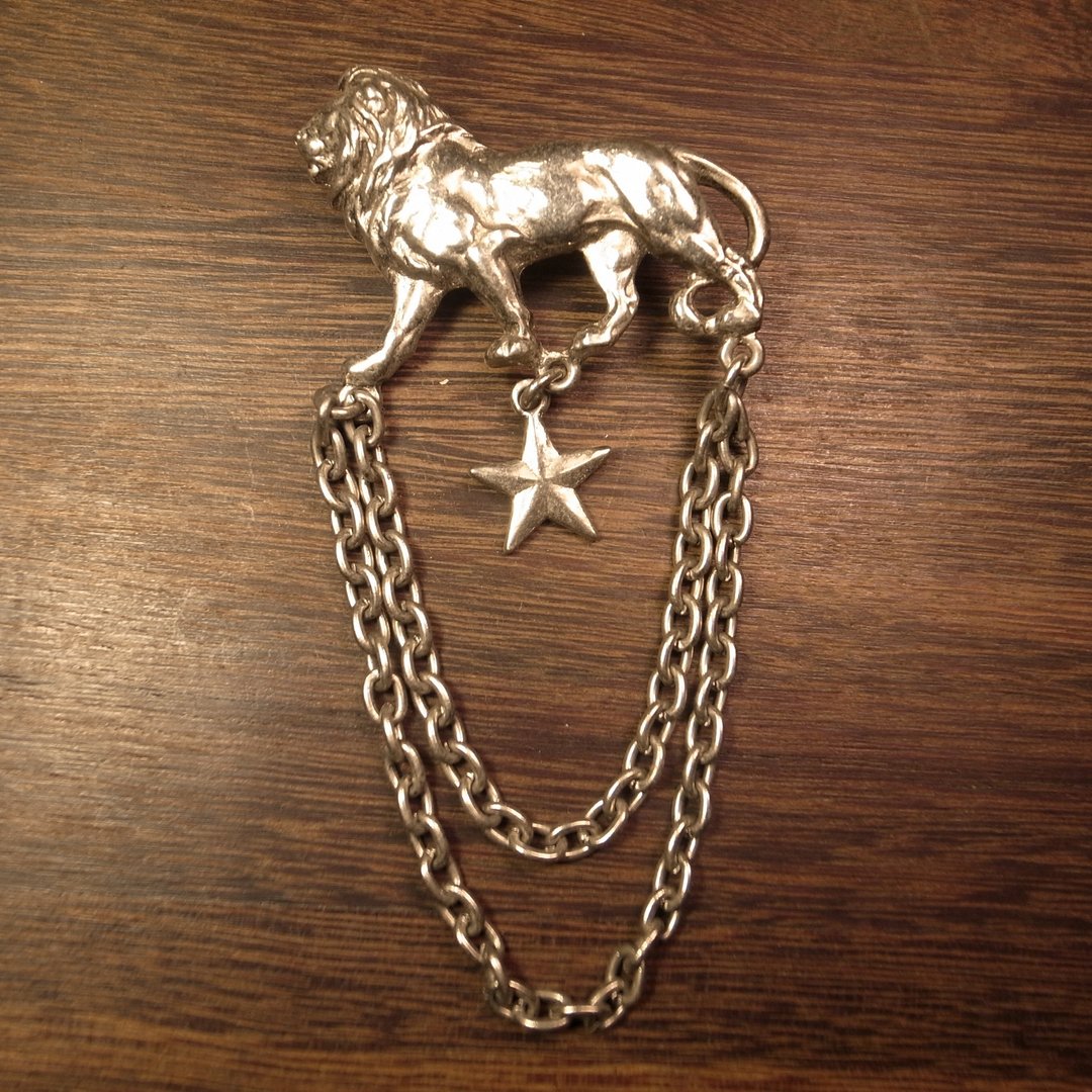 老骨头 LIONSTAR胸针 VINTAGE - 胸针 - 其他金属 银色