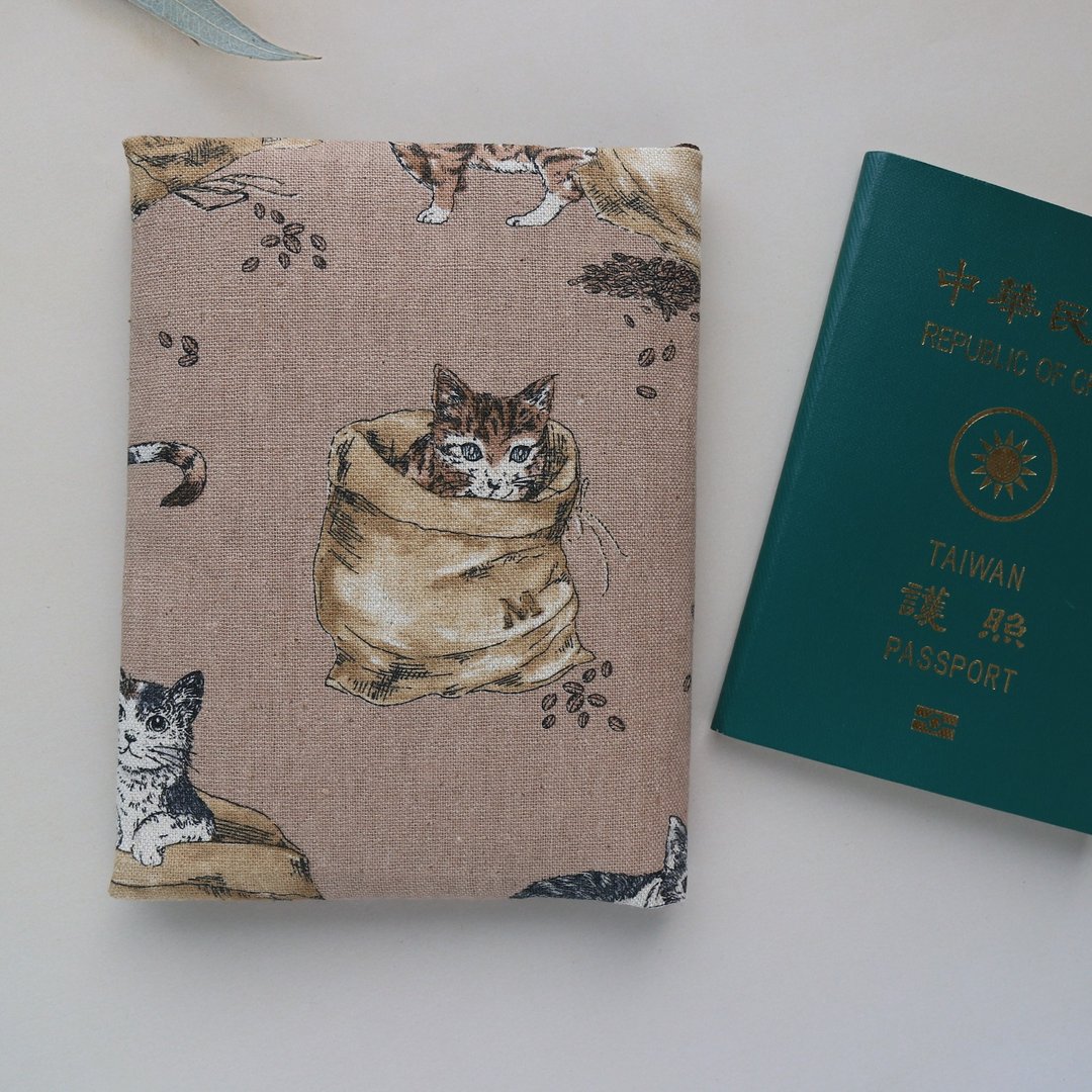 【麝香猫咪】护照套 护照夹 护照包 日本进口布料 - 护照夹/护照套 - 棉．麻 蓝色