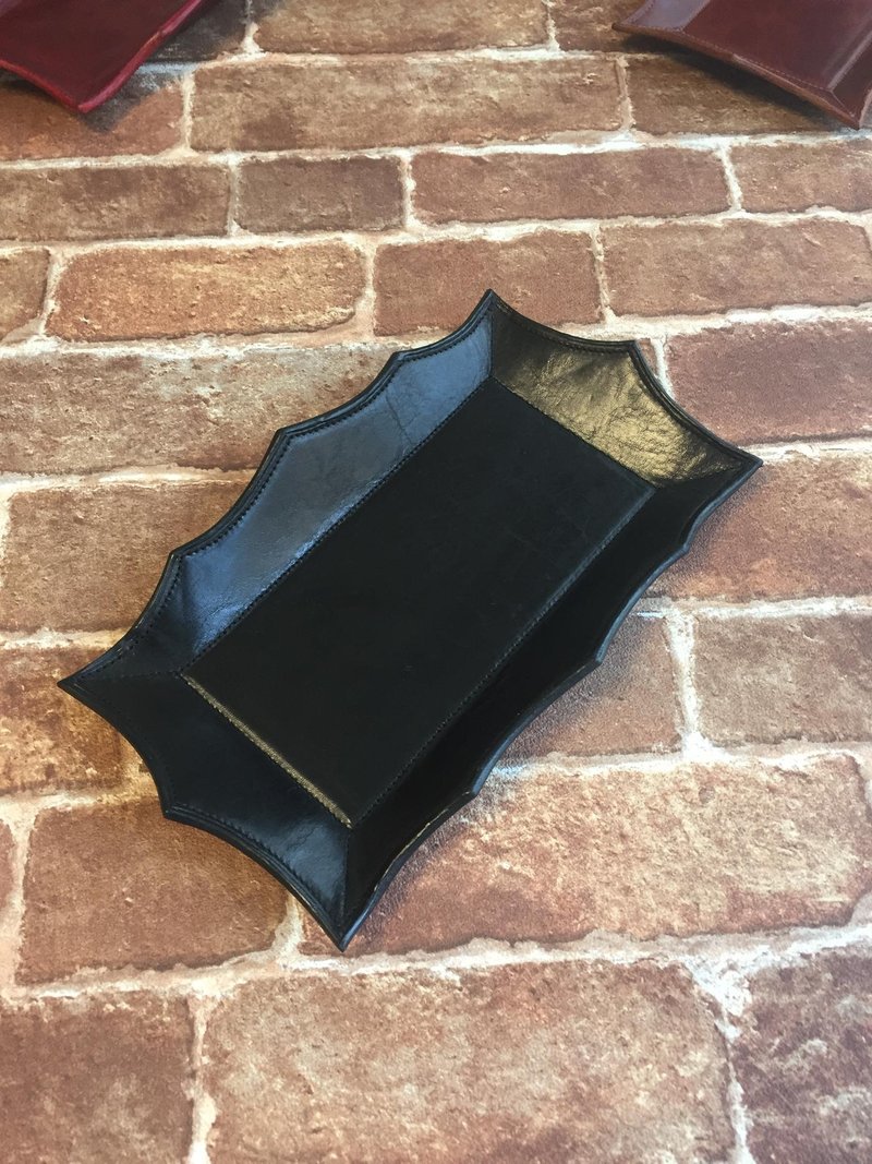 Wave Leather Tray Cash Tray Black Name engraved free - 摆饰 - 真皮 黑色