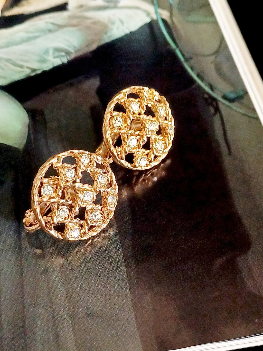 vintage jewelry  复古金色网状缀莱茵钻  夹式耳环 - 耳环/耳夹 - 其他金属 
