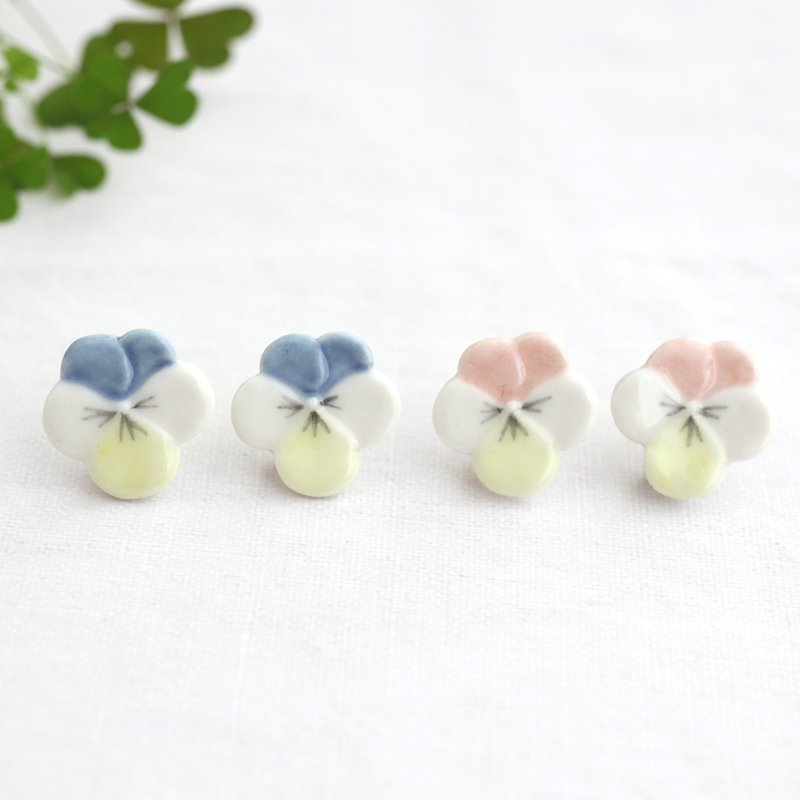 Pansy earrings - 耳环/耳夹 - 瓷 蓝色