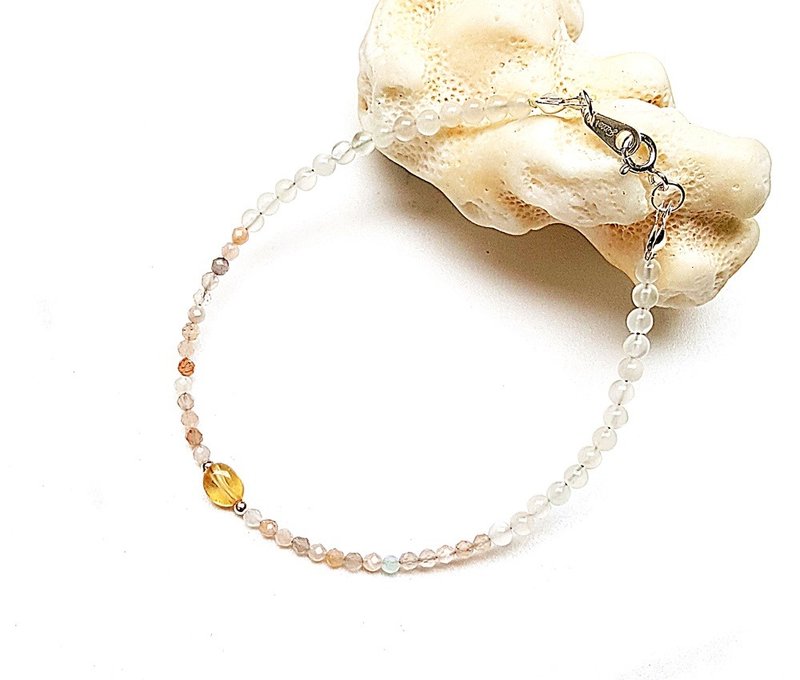 <宠爱系列-知性> 彩月光石切面 白月光石 黄水晶 925纯银手链 - 手链/手环 - 水晶 多色