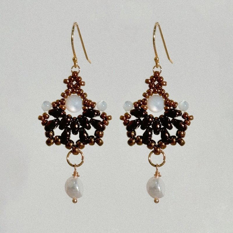 Creusa's Kingfisher Earrings jinhua克蕾乌莎翠鸟耳饰-金花茯砖 - 耳环/耳夹 - 玻璃 咖啡色