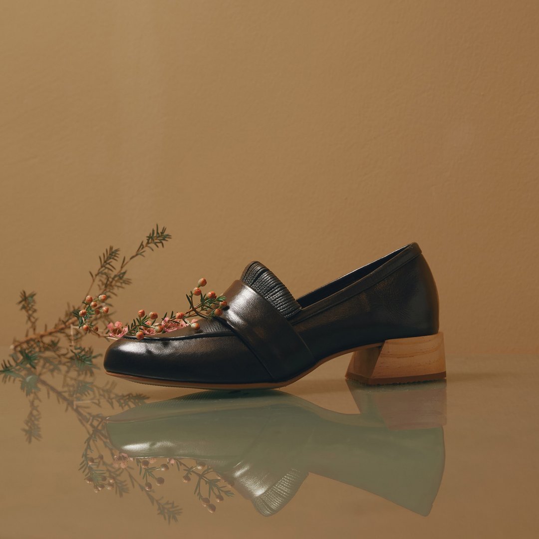 BLACK - PAMPAS Loafers - 女款牛津鞋/乐福鞋 - 真皮 黑色