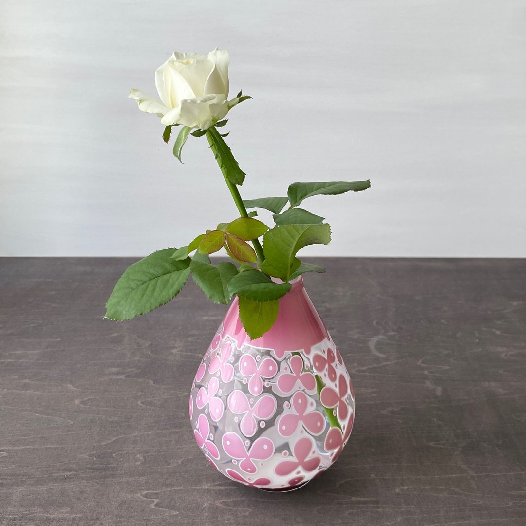 【三浦静香】桃色花纹手作吹制玻璃瓶 雫形花器 - 花瓶/陶器 - 玻璃 粉红色
