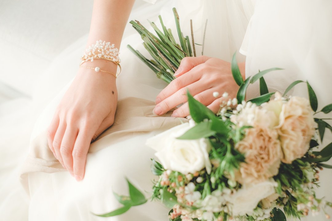 Babys Breath Pearl Bangle/手作/满天星/手环/新娘饰物 - 手链/手环 - 铜/黄铜 金色