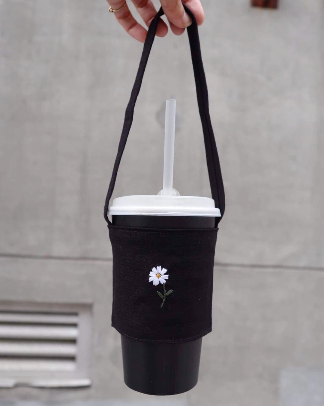 手刺绣环保杯套/Drink Bag - 随行杯提袋/水壶袋 - 棉 