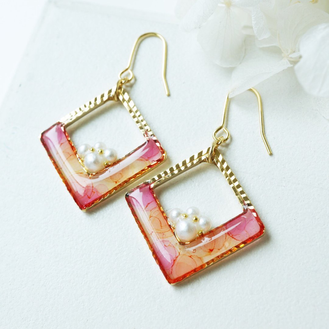 Sea art square and design pearl earrings / Clip-On - 耳环/耳夹 - 树脂 红色