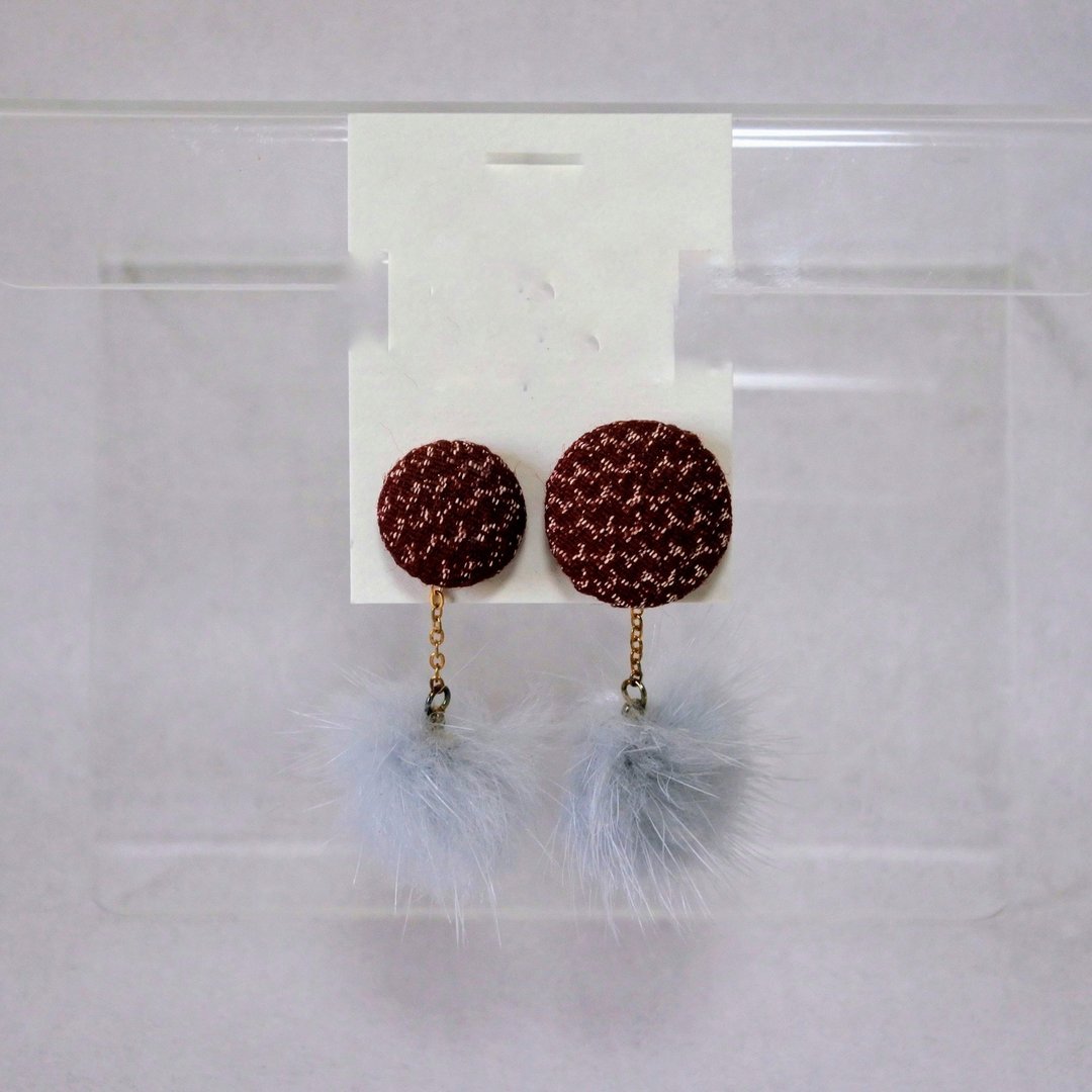 Kimono remake 2Way earrings with walnut buttons - 耳环/耳夹 - 其他材质 灰色