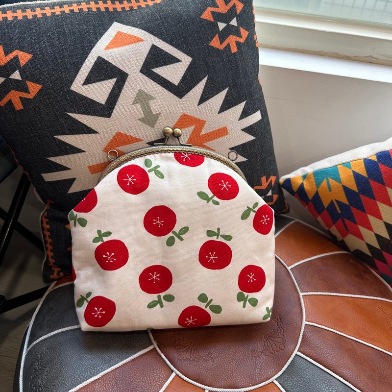 红苹果花弧型口金包【交换礼物】 - 侧背包/斜挎包 - 棉．麻 红色