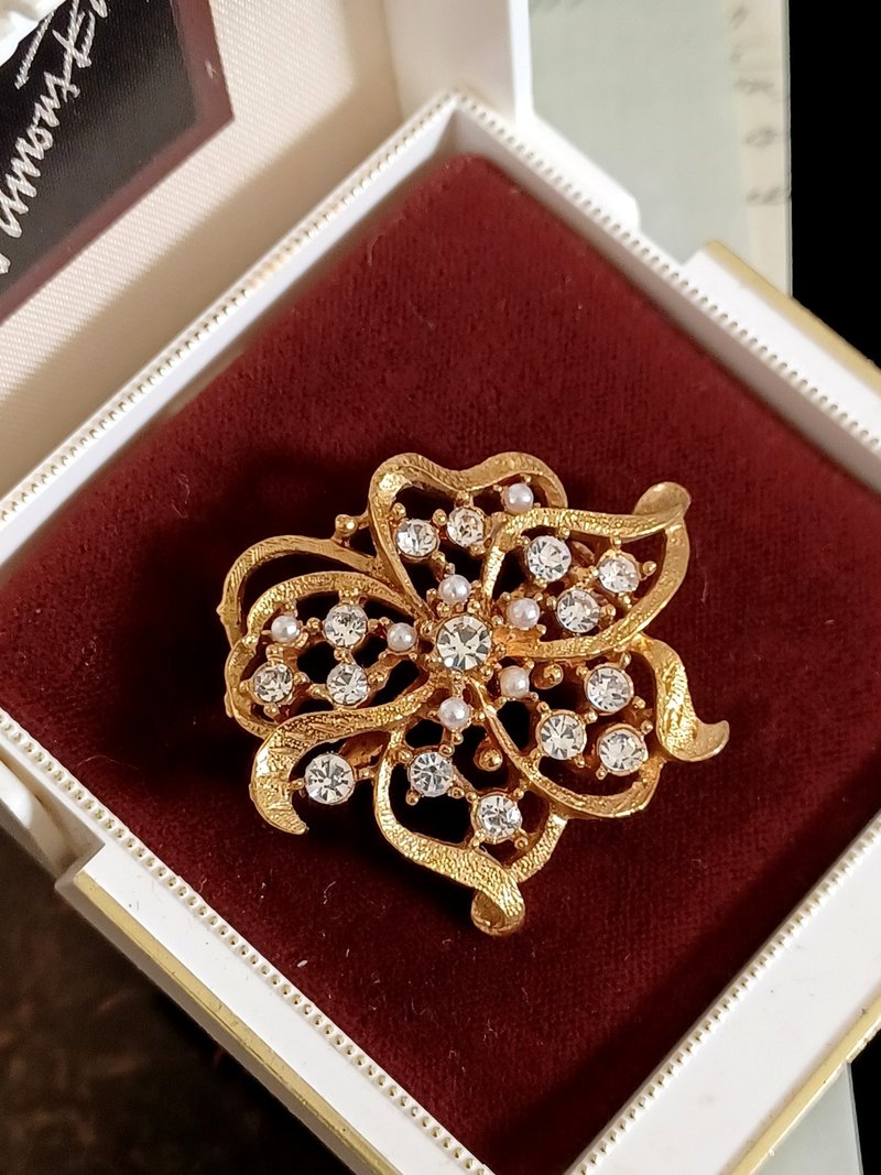 vintage jewelry 古董典雅金色莱茵云朵别针 - 胸针 - 其他金属 