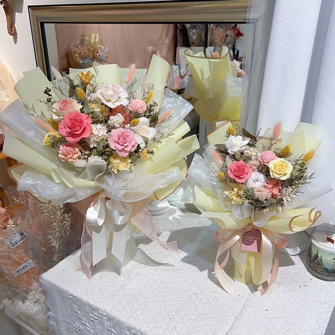 FengFlower 【粉嫩黄永生玫瑰花束】不凋花/永生花/干燥花 - 干燥花/捧花 - 植物．花 黄色