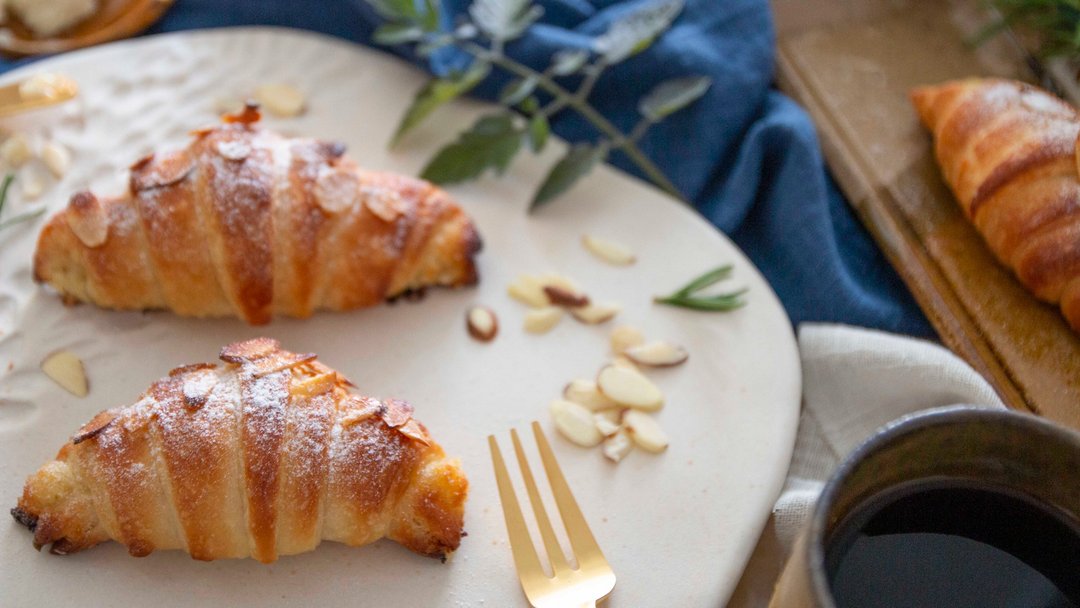 纯手工无奶蛋杏仁可颂 homemade vegan Almond croissant - 面包/吐司 - 新鲜食材 橘色