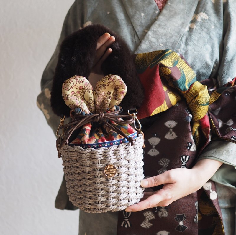 Cute rabbit Taiwanese floral drawstring basket bag (one piece work / free shipping) - 手提包/手提袋 - 棉．麻 咖啡色