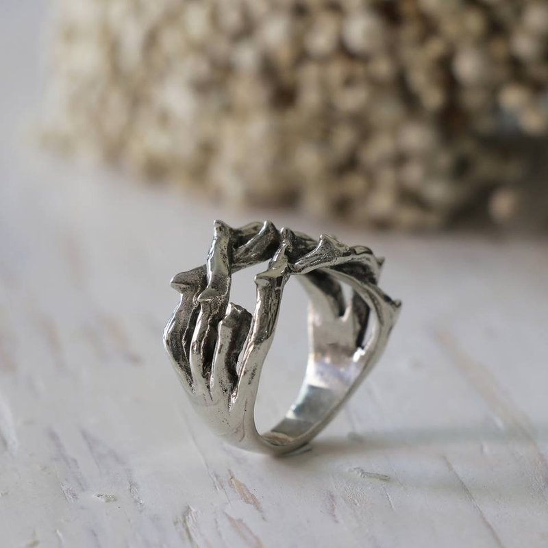 Ring Minimal thorn crown handmade lady women Girl silver modern minimalist thin - 戒指 - 其他金属 银色