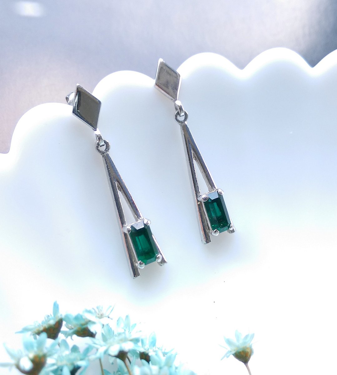【西洋古董饰品 】Avon 1977年 New Plaza 系列  绿方钻 针式耳环 - 耳环/耳夹 - 其他金属 金色