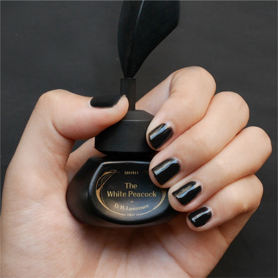 DH1911 White Peacock Gel Nail - 指甲油/指甲贴 - 其他材质 黑色