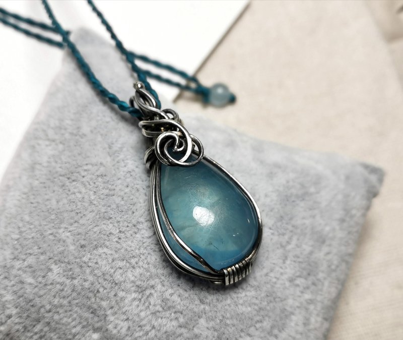 喉轮-海蓝宝纯银坠/搭配防水蜡线项链 - 项链 - 宝石 蓝色