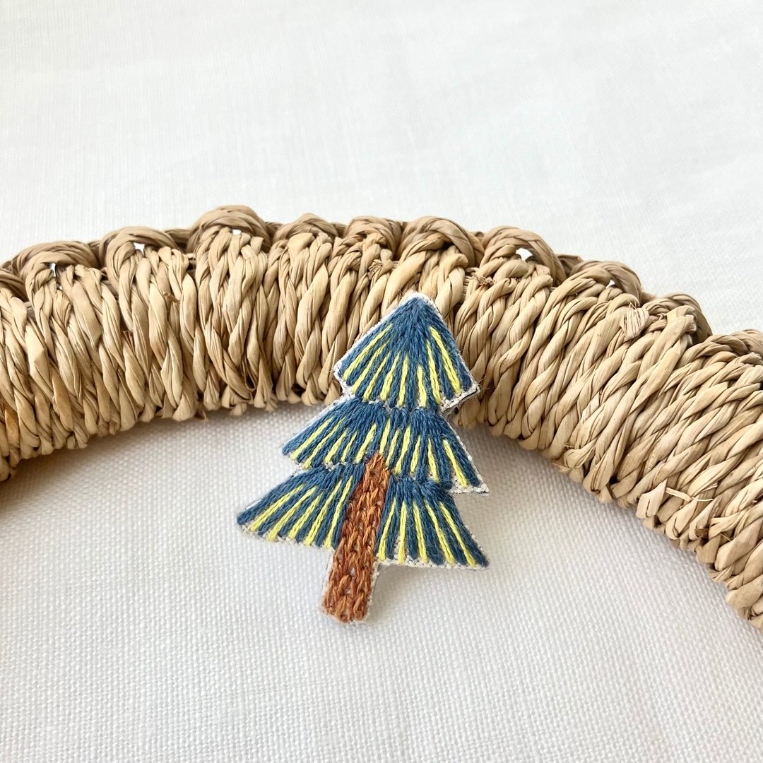 Brooch / Nuan's Forest / Fir tree - 胸针 - 绣线 绿色