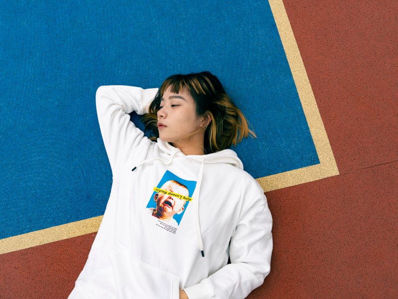 白色 Crybaby Hoodie 重磅 | 香港设计 原创 移民礼物 有帽卫衣 - 中性连帽卫衣/T 恤 - 棉．麻 白色