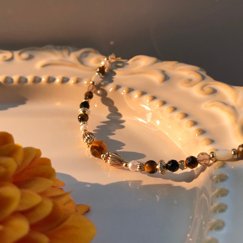 【三月・坦博拉菊】遗落的下午 | 虎眼石手链 长度可调 黑碧玺 - 手链/手环 - 宝石 咖啡色