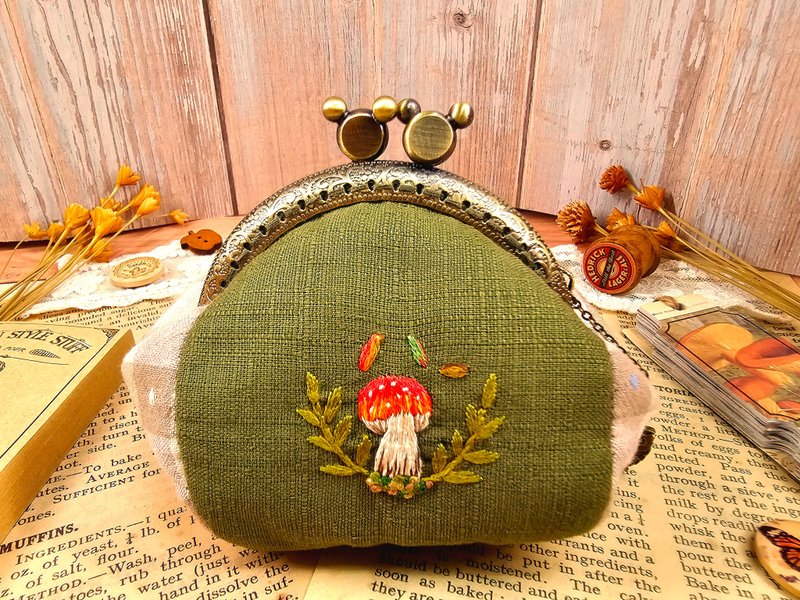 蘑菇刺绣口金包no.4 - 零钱包 - 棉．麻 绿色