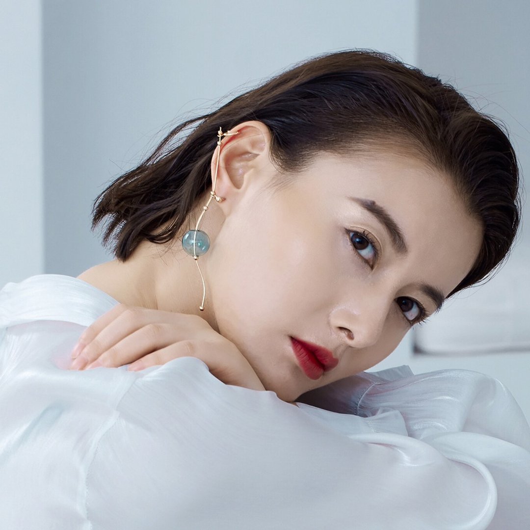 ESCA STUDIO 人鱼泡沫玻璃球蓝绿气泡曲线耳骨夹耳环 - 耳环/耳夹 - 其他金属 绿色