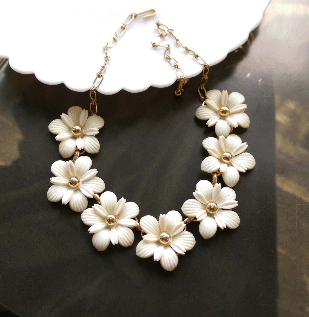 立体 白花花 项链。西洋古董饰品 - 项链 - 其他金属 金色